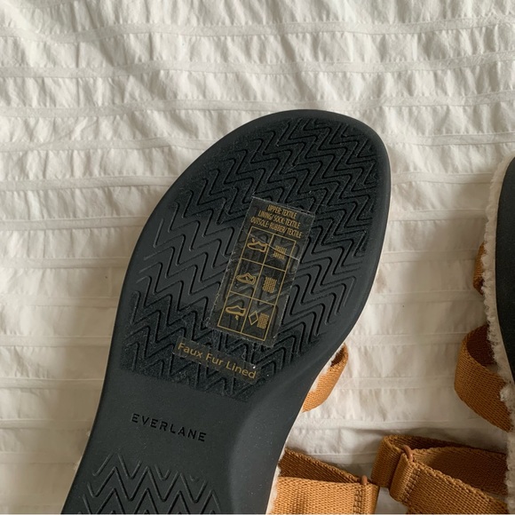 Everlane The ReNew Teddy Sport Sandal size 8, brown/cream - Picture 3 of 7